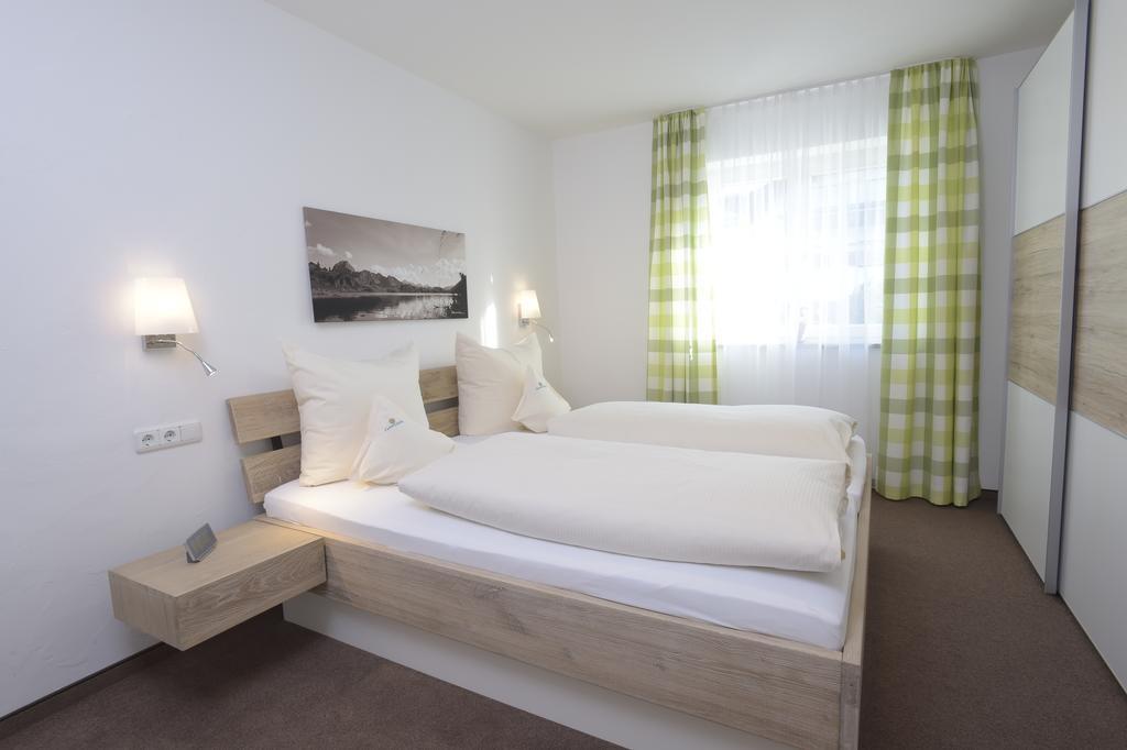 Ferienwohnungen Gerlach Oberstdorf Szoba fotó